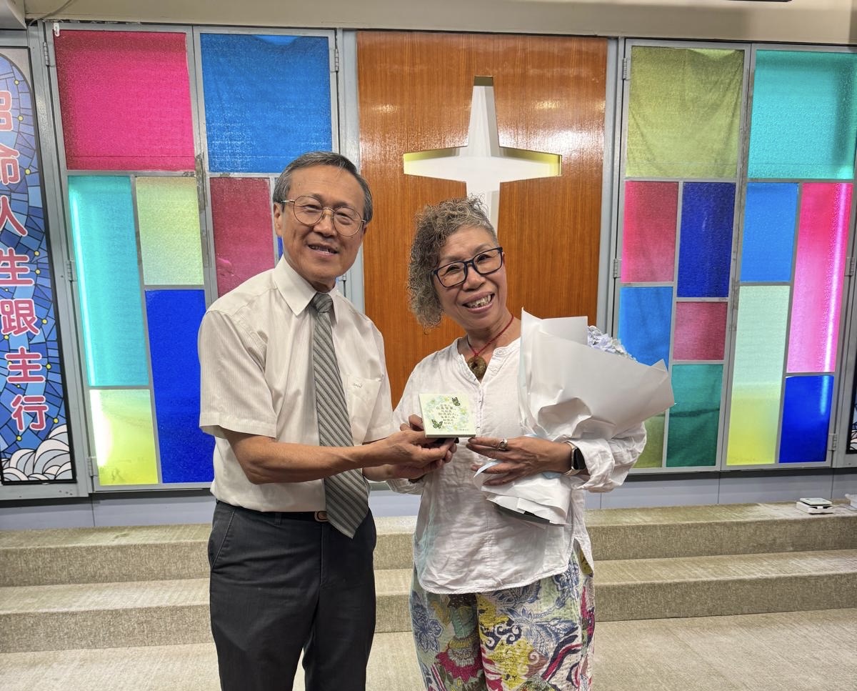 <br />
<b>Notice</b>:  Undefined index: title in <b>/home/www/elimchurch/frontend/_block_stkstw_album.php</b> on line <b>207</b><br />
