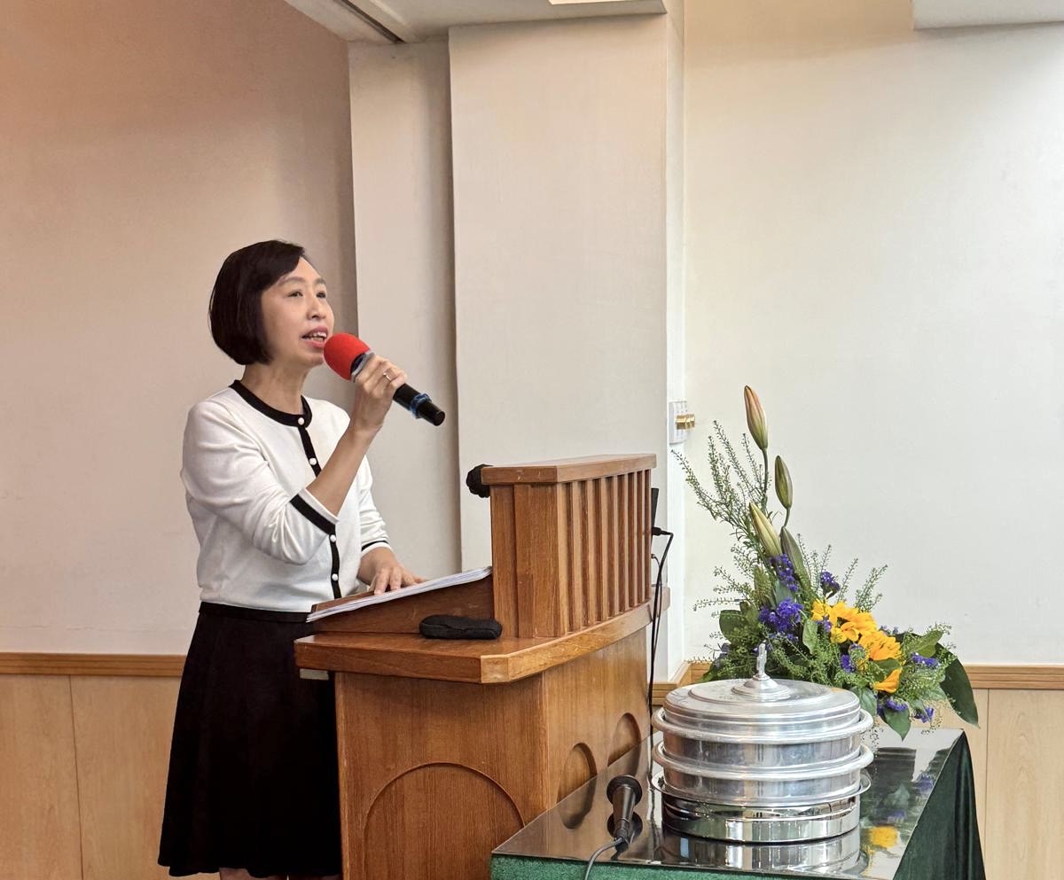 <br />
<b>Notice</b>:  Undefined index: title in <b>/home/www/elimchurch/frontend/_block_stkstw_album.php</b> on line <b>207</b><br />
