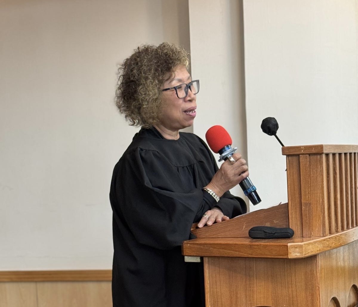 <br />
<b>Notice</b>:  Undefined index: title in <b>/home/www/elimchurch/frontend/_block_stkstw_album.php</b> on line <b>207</b><br />
