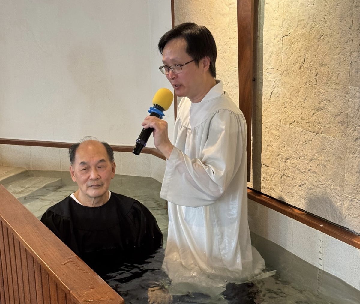 <br />
<b>Notice</b>:  Undefined index: title in <b>/home/www/elimchurch/frontend/_block_stkstw_album.php</b> on line <b>207</b><br />
