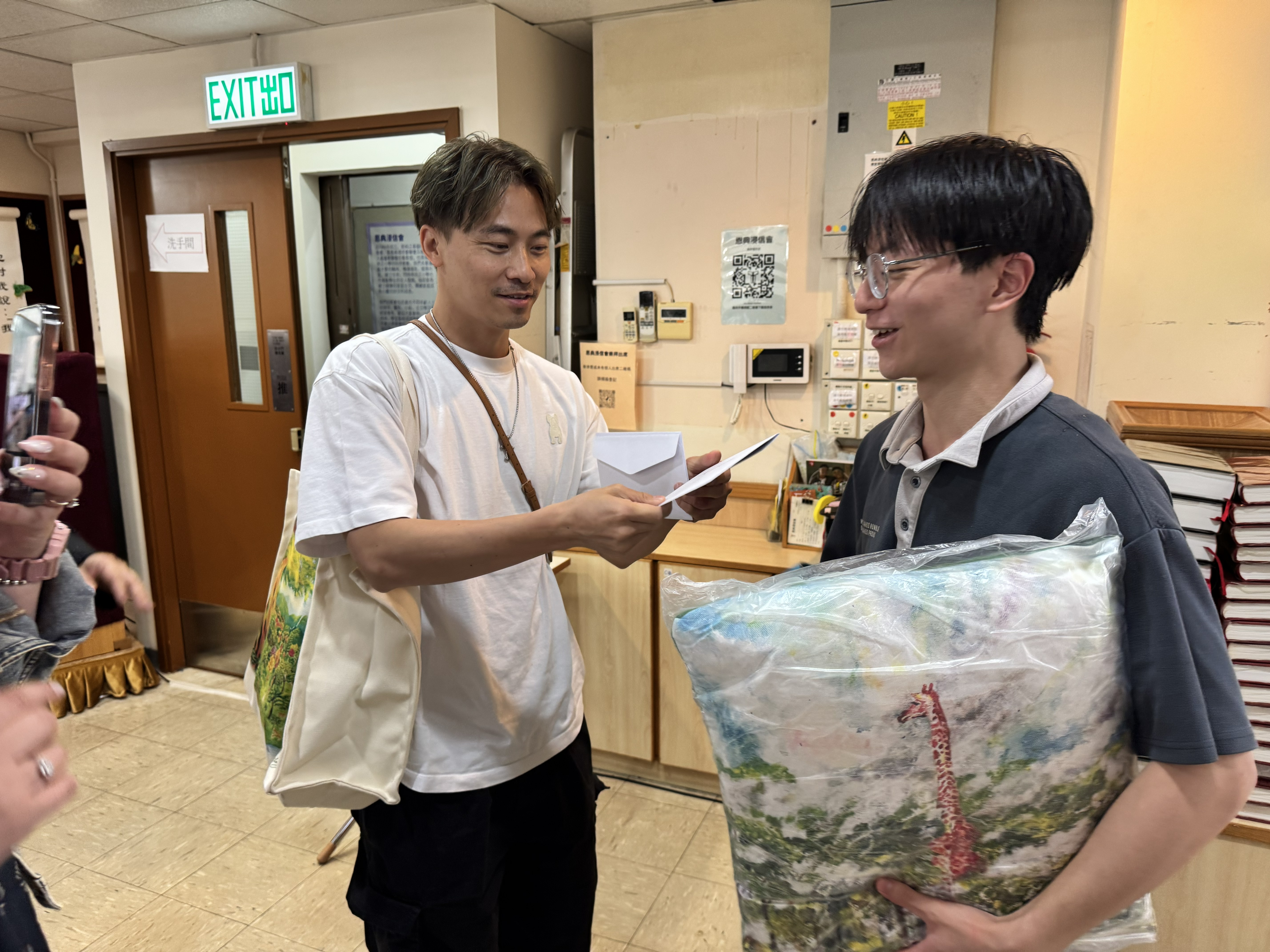 <br />
<b>Notice</b>:  Undefined index: title in <b>/home/www/elimchurch/frontend/_block_stkstw_album.php</b> on line <b>207</b><br />
