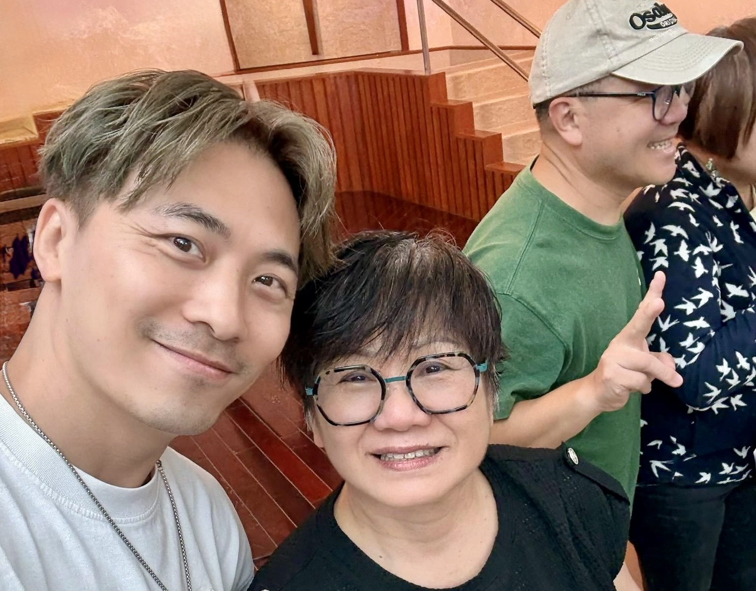 <br />
<b>Notice</b>:  Undefined index: title in <b>/home/www/elimchurch/frontend/_block_stkstw_album.php</b> on line <b>207</b><br />
