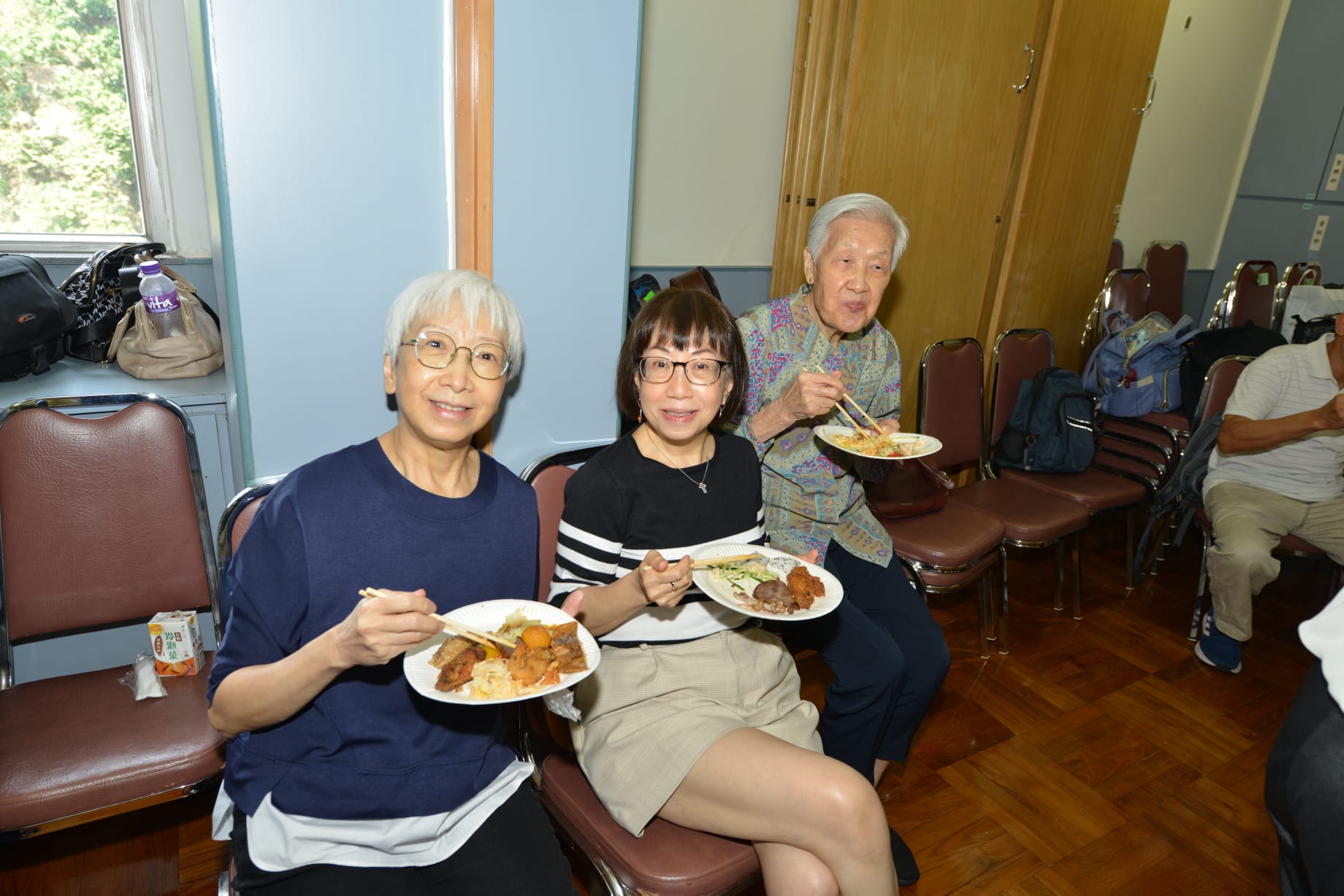 <br />
<b>Notice</b>:  Undefined index: title in <b>/home/www/elimchurch/frontend/_block_stkstw_album.php</b> on line <b>207</b><br />
