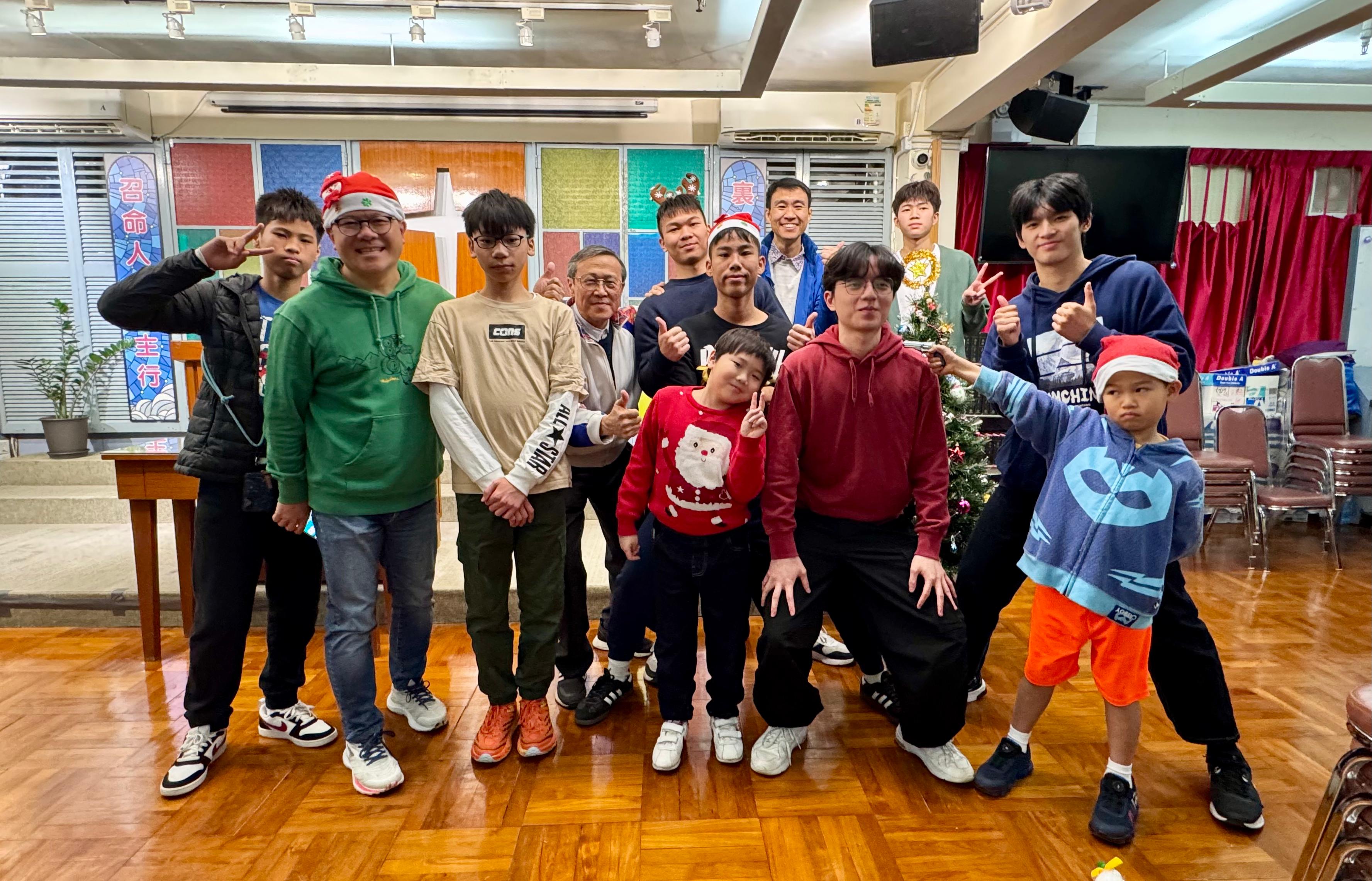 <br />
<b>Notice</b>:  Undefined index: title in <b>/home/www/elimchurch/frontend/_block_stkstw_album.php</b> on line <b>207</b><br />
