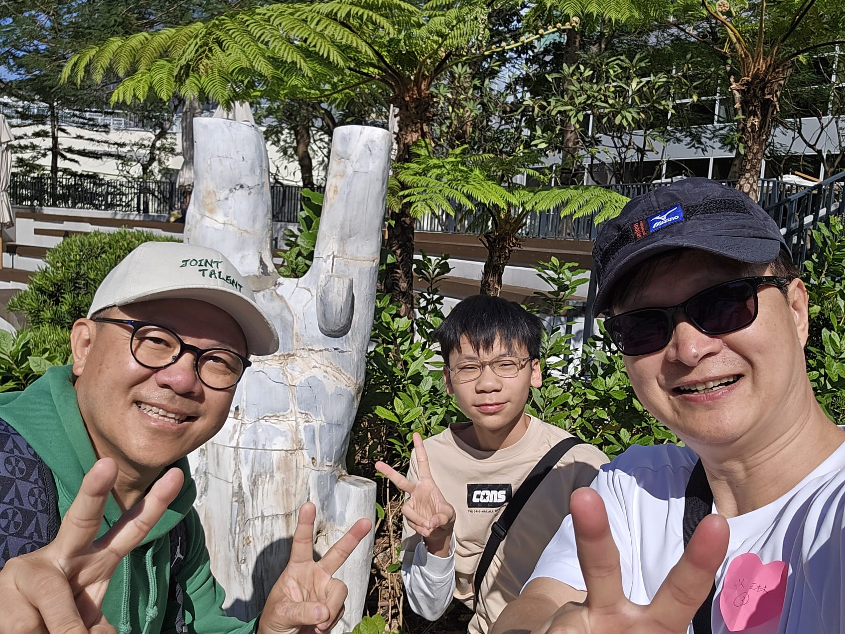 <br />
<b>Notice</b>:  Undefined index: title in <b>/home/www/elimchurch/frontend/_block_stkstw_album.php</b> on line <b>207</b><br />
