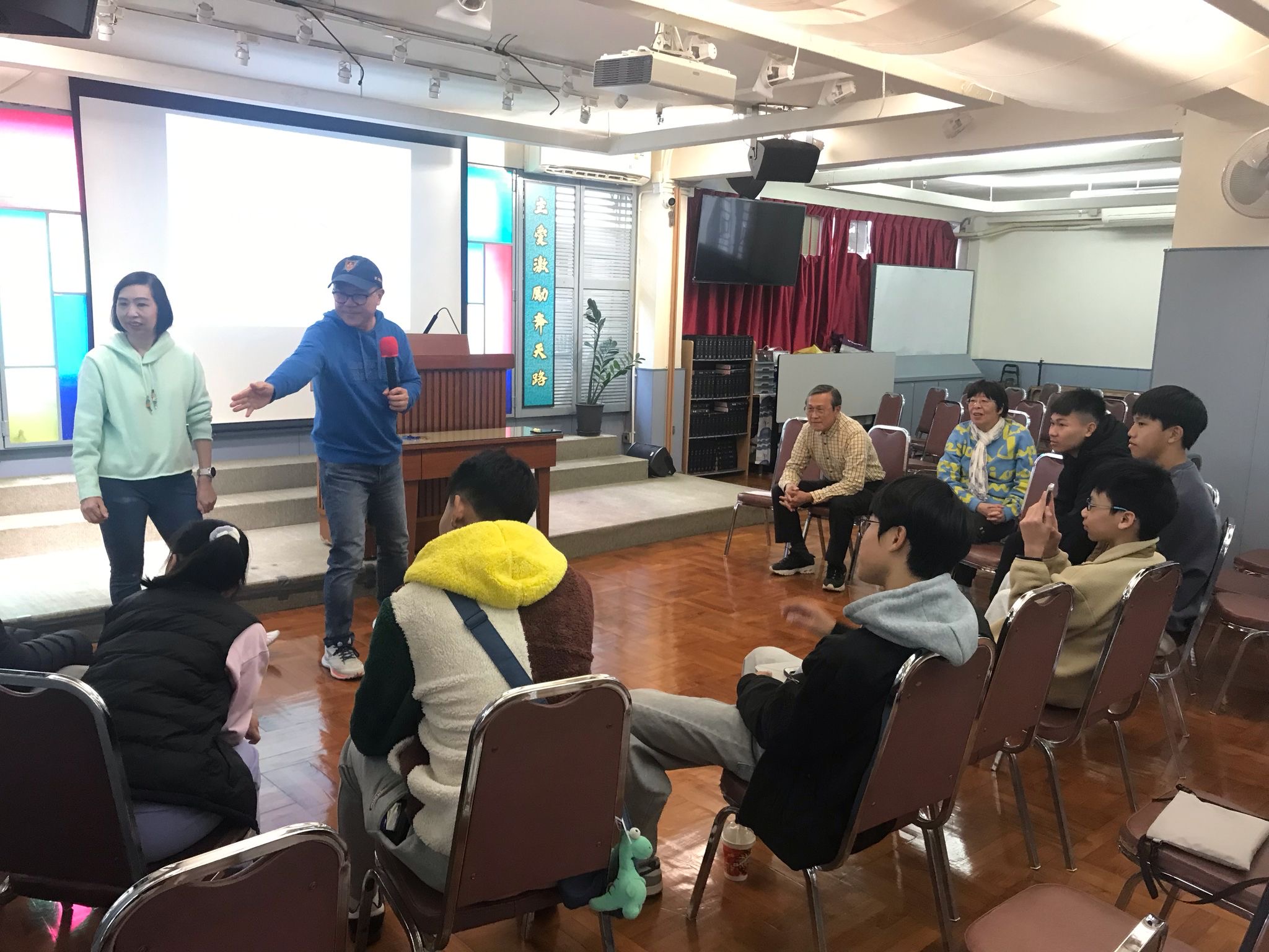 <br />
<b>Notice</b>:  Undefined index: title in <b>/home/www/elimchurch/frontend/_block_stkstw_album.php</b> on line <b>207</b><br />
