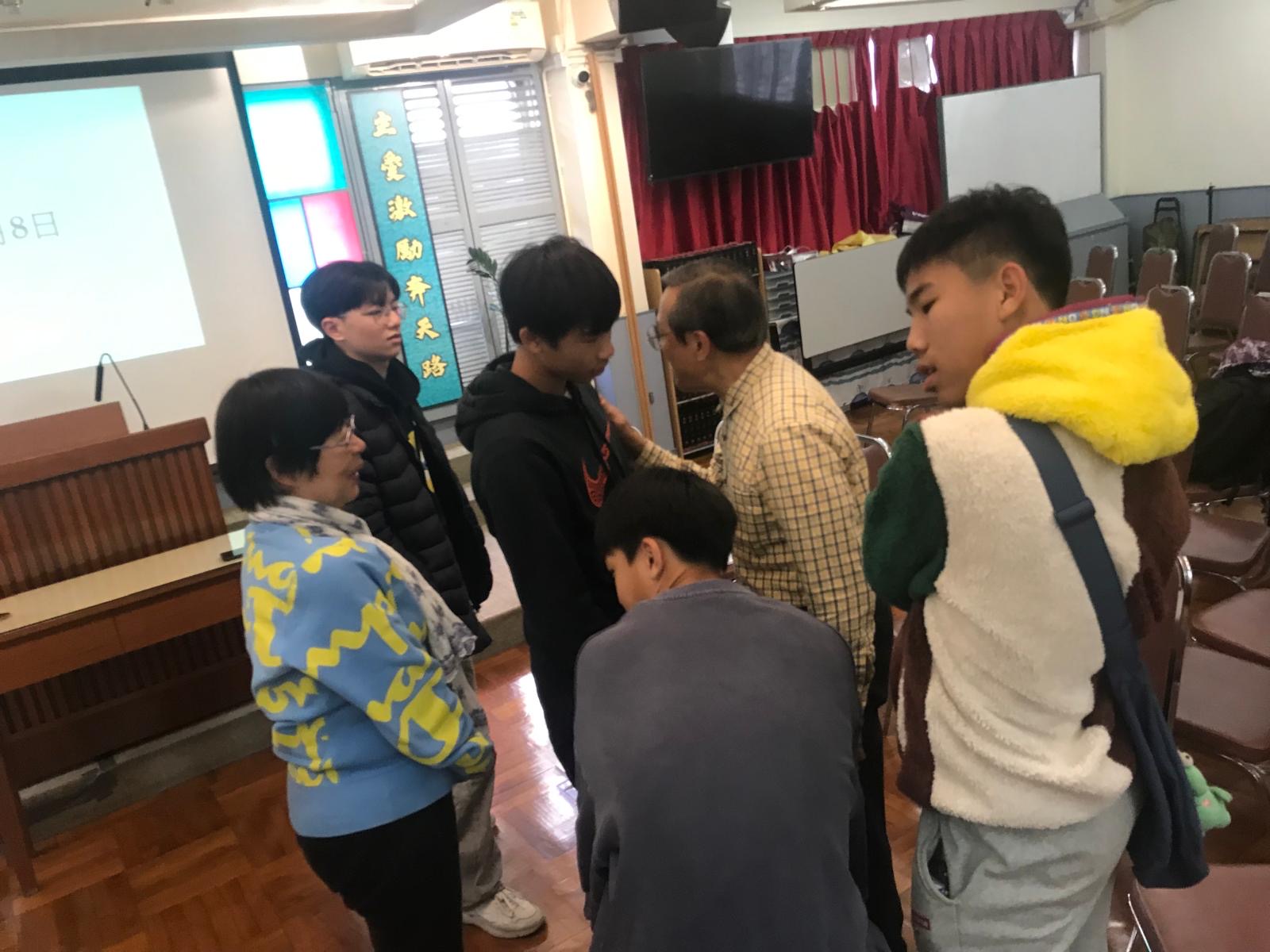 <br />
<b>Notice</b>:  Undefined index: title in <b>/home/www/elimchurch/frontend/_block_stkstw_album.php</b> on line <b>207</b><br />
