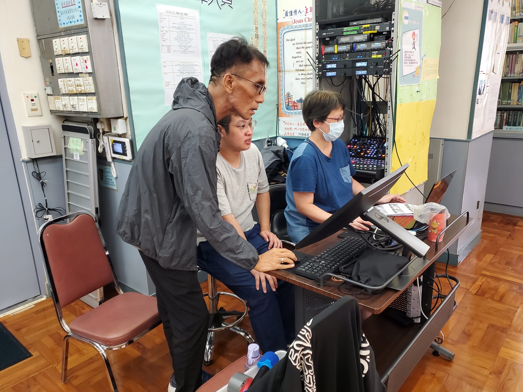 <br />
<b>Notice</b>:  Undefined index: title in <b>/home/www/elimchurch/frontend/_block_stkstw_album.php</b> on line <b>207</b><br />
