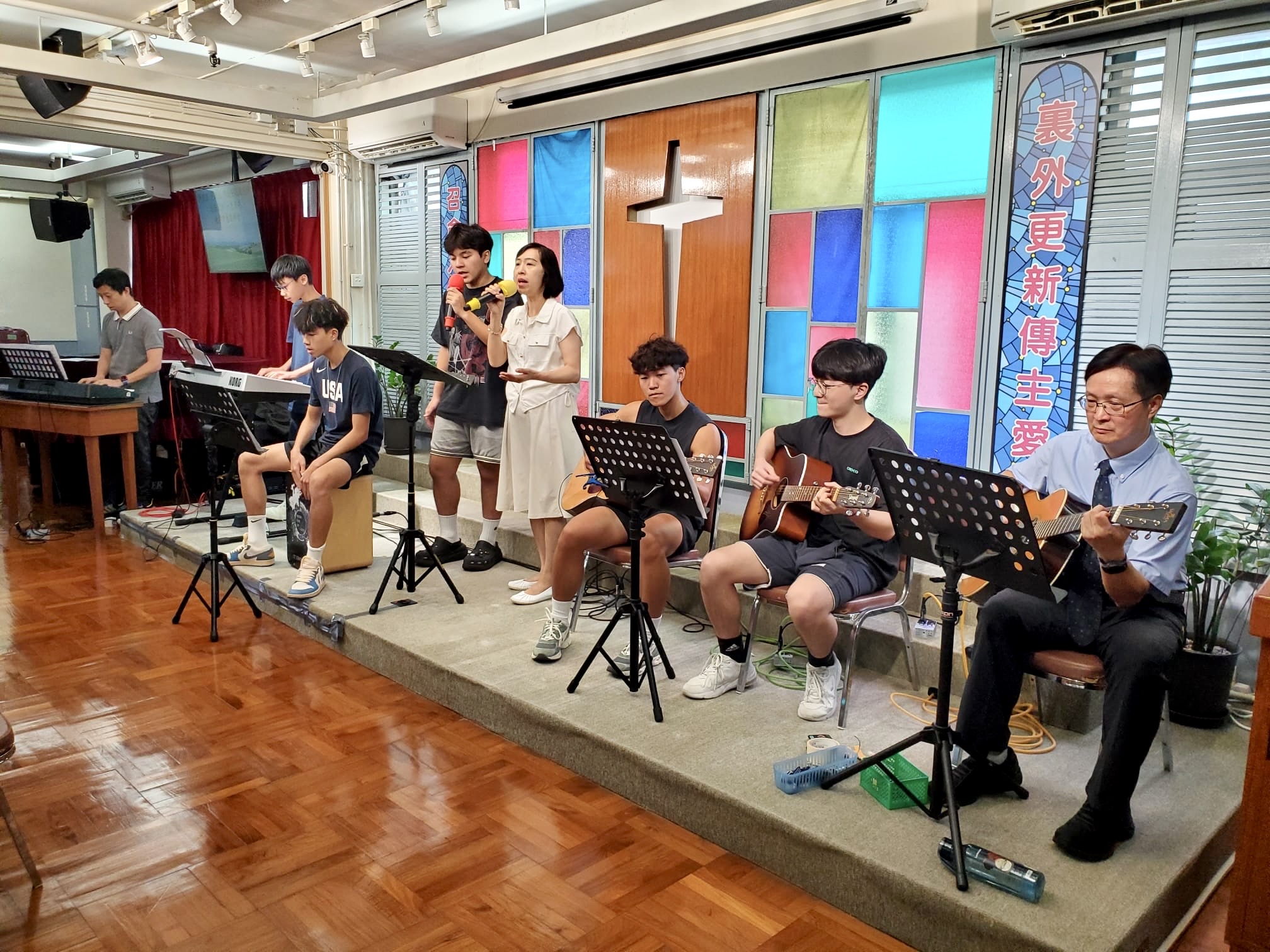 <br />
<b>Notice</b>:  Undefined index: title in <b>/home/www/elimchurch/frontend/_block_stkstw_album.php</b> on line <b>207</b><br />
